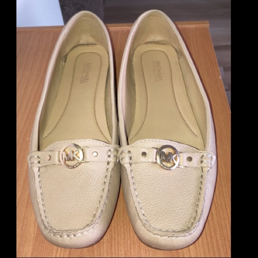 Michael Kors Shoes Authentic - Picture 3 of 3